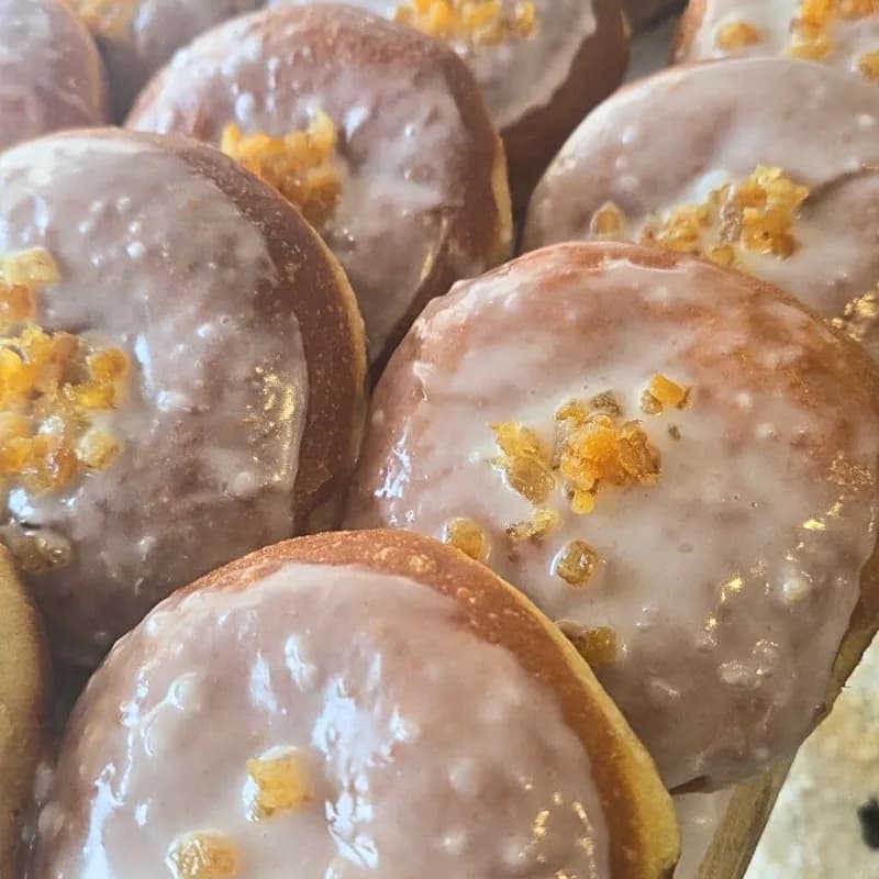 Pączki 4 szt.(lukier, skórka pomarańczowa) 400 g